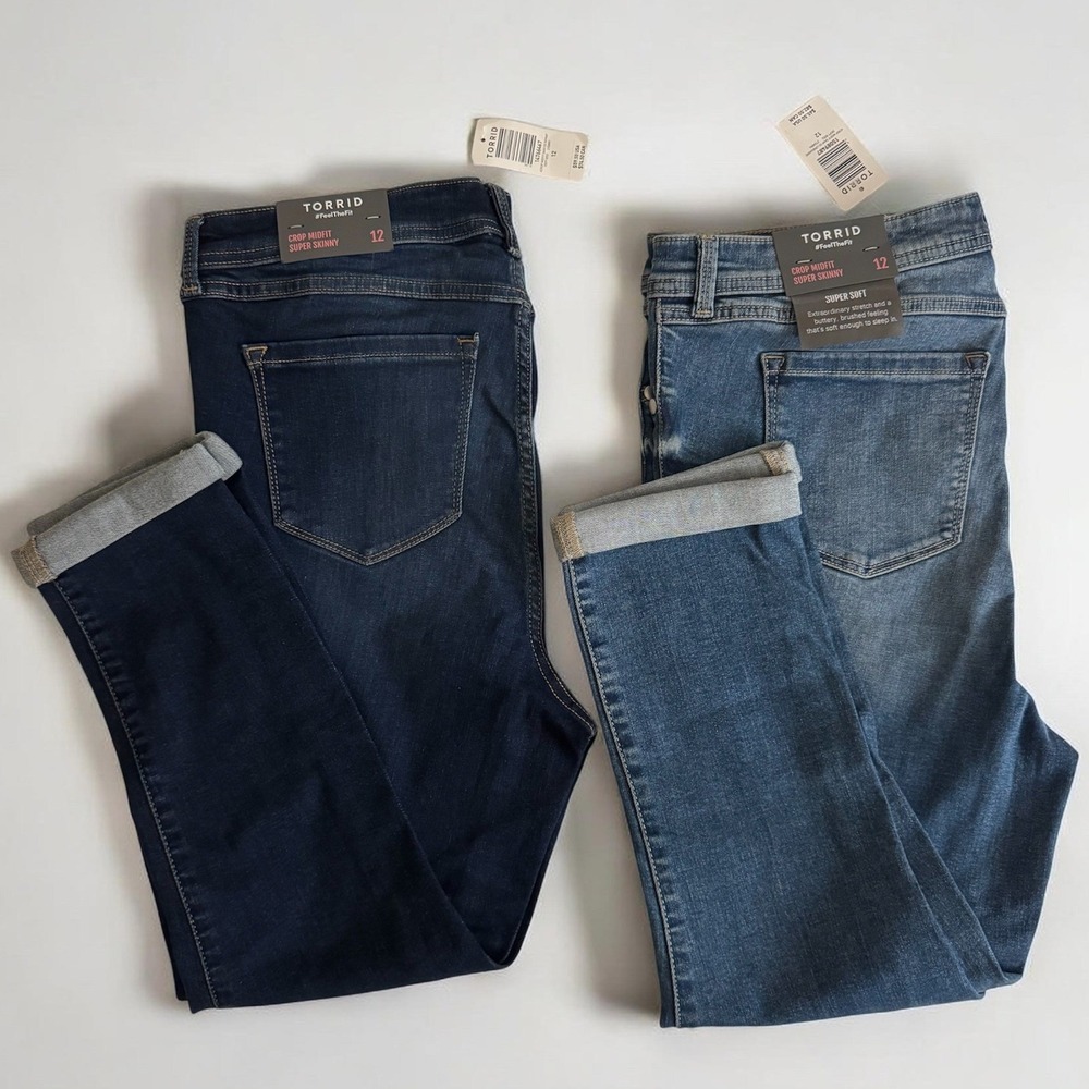 Torrid Set of 2 Crop Midfit Super Skinny Super Soft Jeans Size 12 Dark Med Wash